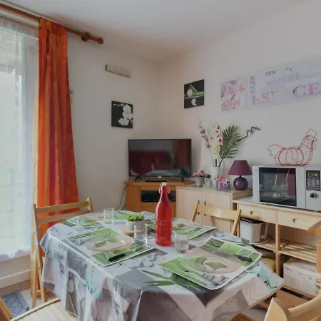 Cosy Avec Jardin Et Parking Pres Des Stations De Ski, Quartier Calme Exposition Sud-ouest - Fr-1-402-81 * Esquieze-Sere